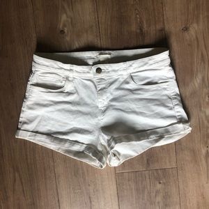 Low Rise Shorts in Cream